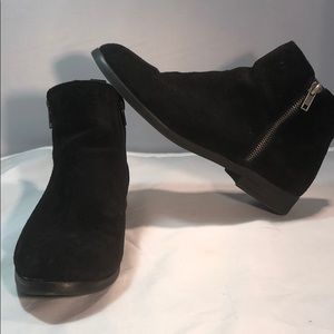 Women’s Size 8.5 Steve Madden Black Booties.